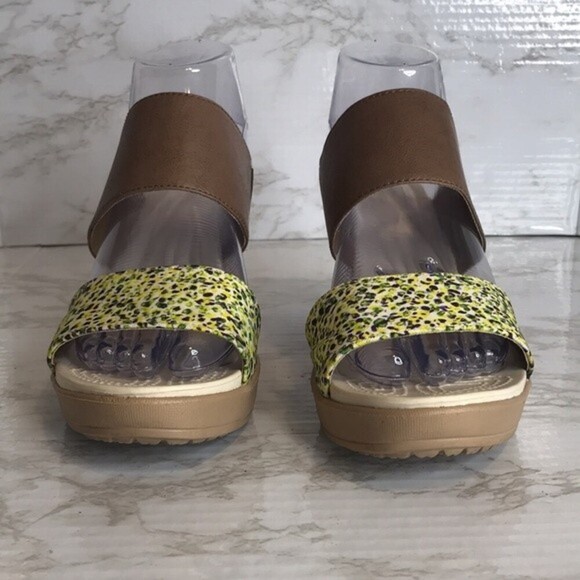 Crocs Leigh II 2-Strap Graphic Open Toe Wedge Heel Sandals size 10 - Picture 4 of 10